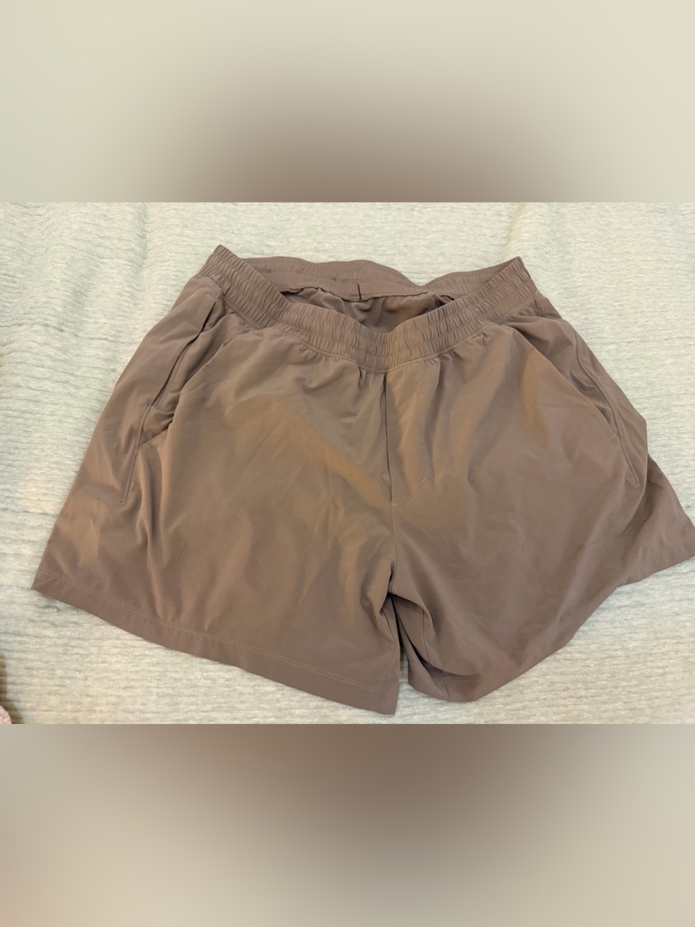Lululemon T.H.E. Short 9” Linerless – Men’s XL Taupe Brown